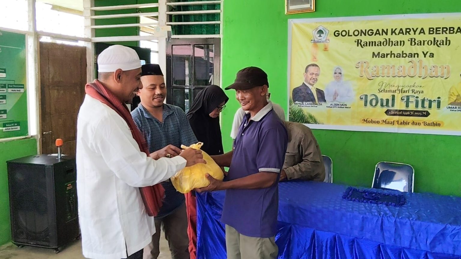 Kepala Desa Amasing Kota Utara Apresiasi Bantuan Sembako dari Partai Golkar untuk Korban Banjir